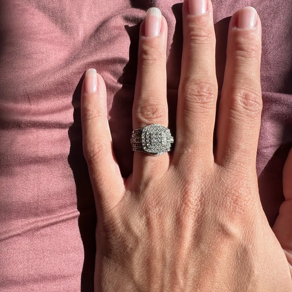 Wedding ring - Picture 3 of 4